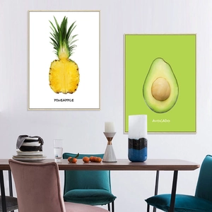 Modernes minimalistisches Wandbild-Set mit Ananas und Avocado für frisches Esszimmer