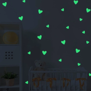 Luminous heart-shaped wall stickers for nursery and kids bedroom glowing in dark