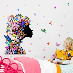 Adesivo murale bambina floreale cartoon con farfalle e colibrì per camera da letto