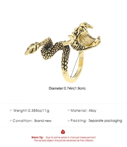 Details zum goldenen Drachenring mit 1,9 cm Innendurchmesser und Legierungsmaterial