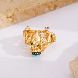 Unique gold frog ring with emerald green heart and vintage branch band design
