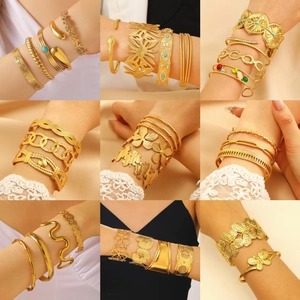 Vintage style gold plated stainless steel bracelet set with bohemian crystal details