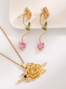 Details von Rosen und Schwert Kette mit Herz-Kristall und passende lange Ohrringe