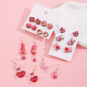 Rosa Valentin Ohrring-Set aus Acryl mit Herz-, Bären- und Hasenmotiven im Set