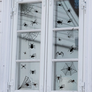 Αυτοκόλλητα παραθύρου Halloween με μαύρες αράχνες και ιστούς σε γυάλινη διακόσμηση