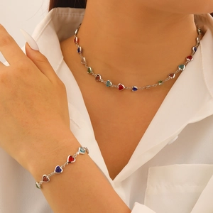 Ensemble collier et bracelet avec cœurs arc-en-ciel en métal argenté pour femme