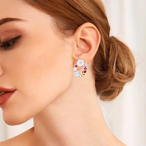 Süsse Blumenkranz Ohrstecker Für Damen Mit Schmetterling Künstliche Perle Und Bunte Strass Legierung Elegante Mode Schmuck