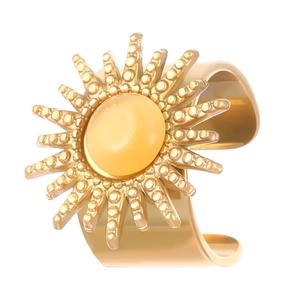 Vintage goldener Sonnenring mit bernsteingelbem Katzenaugenstein und feinem Reliefeffekt