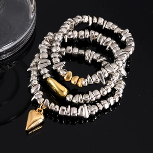 Ensemble de 3 bracelets extensibles bohèmes avec perles CCB et pendentif cœur doré