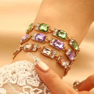 Lussuoso Bracciale in Lega di Strass con Pietre Quadrate Elegante Bracciale a Catena con Cristallo Geometrico Placcato Oro Donna