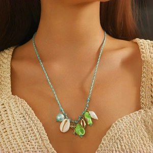 Collana intrecciata stile oceano con ciondolo a conchiglia e stella marina per vacanze
