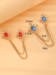 Detailed size view of vintage double-chain brooch with crystal stones and alloy design