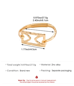Detailed view of gold zinc alloy bracelet with weight 27.5g and inner diameter 6.1cm
