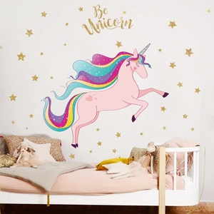 Sticker mural licorne dessin animé avec texte Be Unicorn et étoiles dorées pour chambre enfant