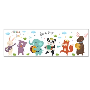 Détail de stickers muraux animaux musiciens avec lapin, cochon et notes colorées