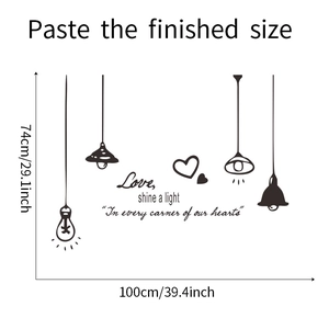 Adesivo murale lampadario nero con cuori e citazioni artistiche Love shine a light casa