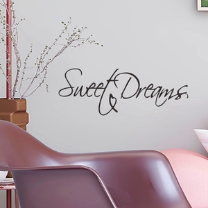 Adesivo murale nero Sweet Dreams con cuore per decorazioni camera da letto minimal