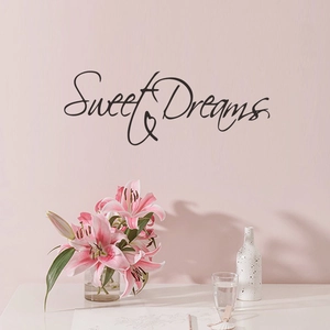 Adesivo murale minimalista Sweet Dreams in elegante corsivo nero per arredo camera