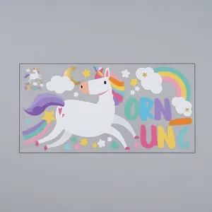 Stickers muraux licorne arc-en-ciel avec lune et étoiles pour chambre d'enfant décor