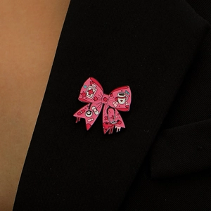 Broche en Émail Nœud Rose Avec Icônes Médicales Stéthoscope Pilule Épingle de Revers en Alliage Bijoux pour Infirmière Docteur Femme