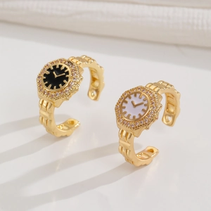 Anello di lusso a forma di orologio dorato con quadrante smaltato e pavé di zirconi