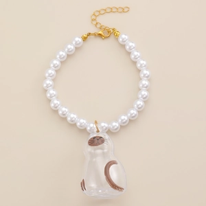 Elegante collana di perle per peli di animali con un ciondolo a forma di gatto