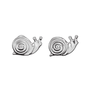 Macro di orecchini a lobo a forma di lumaca in argento con finitura a spirale lucida