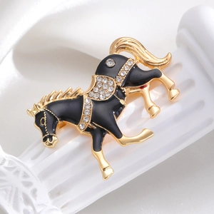 Eleganter Pferde-Brosche mit schwarzer Emaille und Strass auf goldenem Metall