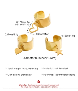 Specifiche dettagliate su dimensioni e peso per set di 3 ear cuff in acciaio dorato