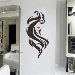 Minimalistische muursticker vrouw met lang haar en rode lippen voor de kapsalon decoratie