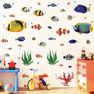 Adesivi murali con pesci e alghe colorati per la decorazione della camera dei bambini