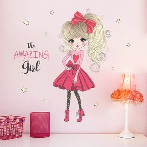 Adesivo murale ragazza in abito rosa con scritta The Amazing Girl per cameretta bimba