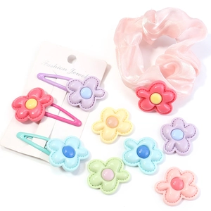 Kleurrijke bloem haarspeldjes en scrunchie set in vrolijke macaron kleuren