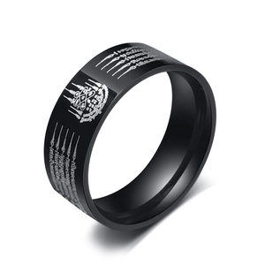 Anillo de acero de titanio negro con grabado plateado de las cinco líneas Sak Yant