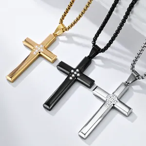 Colliers croix en acier titane or, noir et argent avec des pierres de zircone