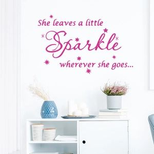 Sticker mural rose she leaves a little sparkle pour décoration de chambre et intérieur chic