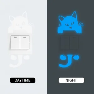 Autocollant chat fluorescent pour interrupteur avec effet bleu nuit lumineux