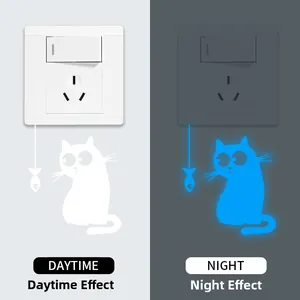 Adesivo murale gatto luminoso con effetto diurno e notturno a luce blu brillante