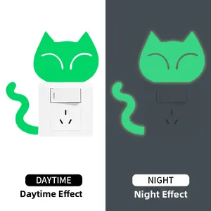 Autocollant de chat vert lumineux pour interrupteur avec comparaison jour et nuit