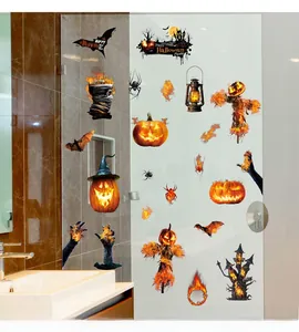 Halloween Wandaufkleber Set mit Kürbis und Schloss auf einer Glasoberfläche präsentiert