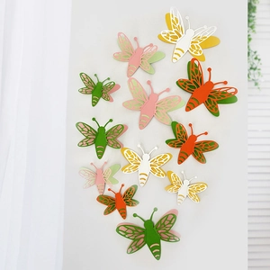 3D-Hohl-Insekten-Wandaufkleber in Rosa, Grün, Gelb und Orange für die Wanddekoration