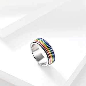 Anillo giratorio de acero inoxidable pulido con esmalte arcoíris para el estrés
