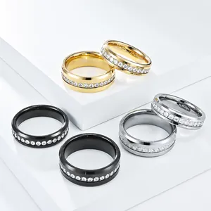 Bagues en acier de tungstène pour couples en or, argent et noir avec cristaux incrustés