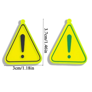 Détails des dimensions des breloques signalétiques en acrylique jaune avec bordures noires