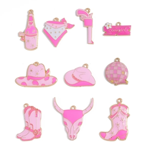 Set di ciondoli smaltati stile cowgirl rosa e oro con stivali e cappelli per gioielli DIY