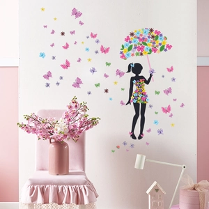 Adesivo murale sagoma ragazza con vestito floreale e ombrello per camera dei bambini