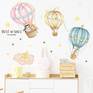 Stickers muraux animaux en montgolfière avec étoiles pour chambre d'enfant