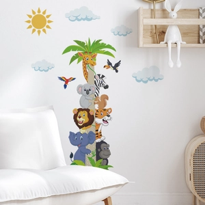 Détail de stickers muraux animaux de la jungle avec palmiers pour décoration de chambre d'enfant