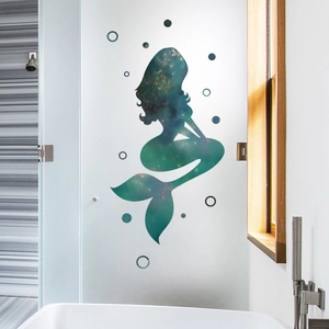 Adesivo murale sirena con motivo cielo stellato e bolle per arredo bagno moderno