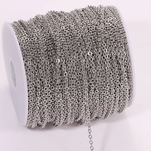 DIY sieraden ketting van 304 roestvrij staal op een witte plastic spoel rol